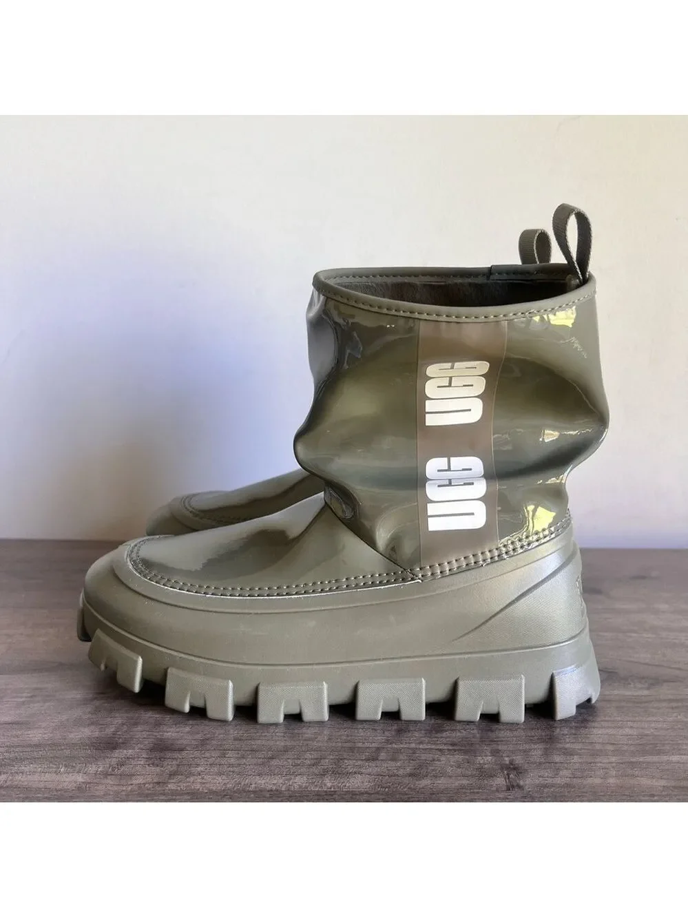 Ugg NEW Women's Classic Brella Mini Water Repellant Boot Size 8 #459